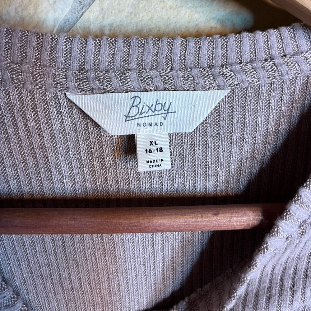 Bixby Nomad Side Ruched Brushed Ribbed Top 🫶 - Picture 4 of 7